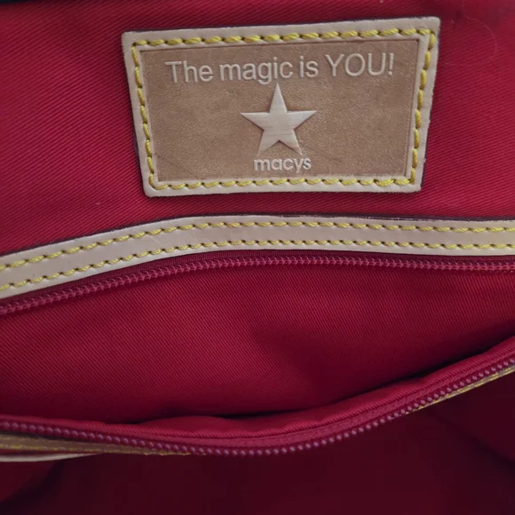 Elegant Black and Tan Tote Bag - Picture 7 of 16